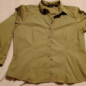 Eddie Bauer sage green long sleeve button front shirt